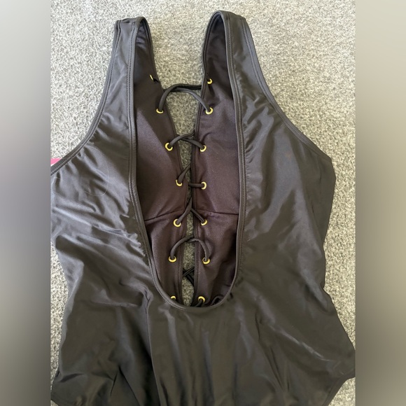 New York and Company one piece Bathing Suit - Picture 5 of 7